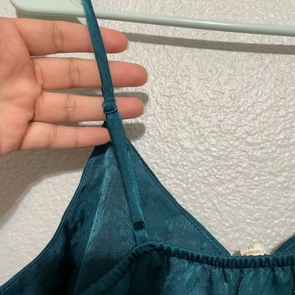 2 For 30$🟡Monteau front ruched tie spaghetti strap crop top - Picture 5 of 5